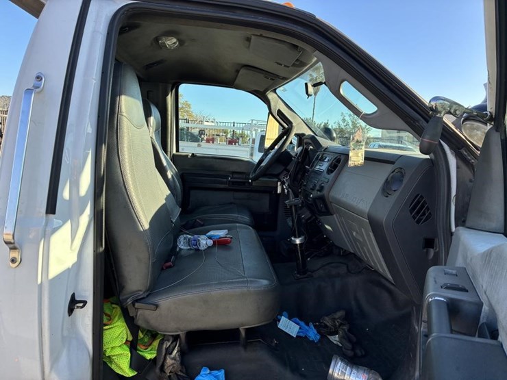 2016-ford-f650-image-9