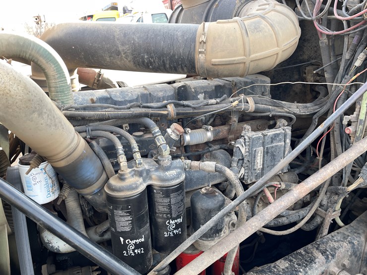 2001-mack-cl713-image-3