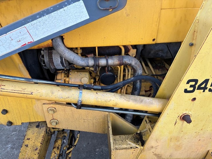 new-holland-345d-image-11