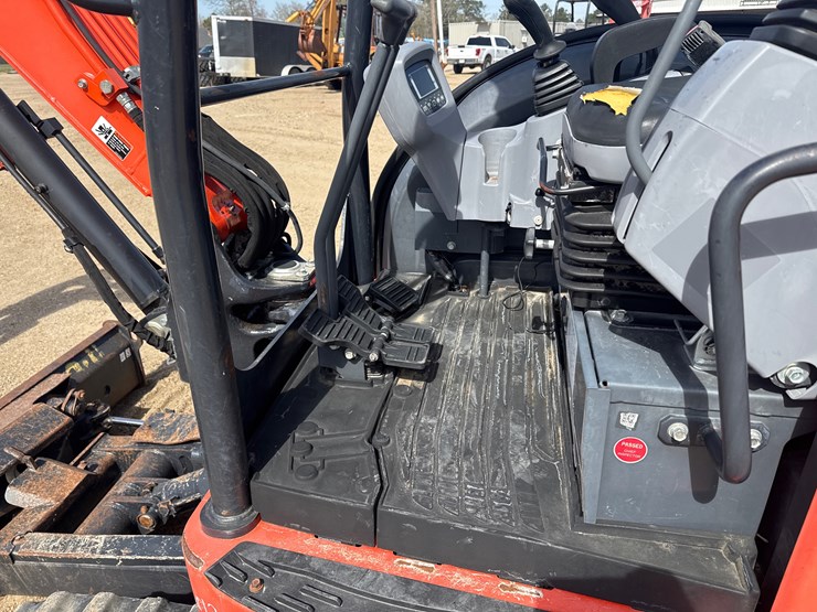 kubota-kx040-4-image-12