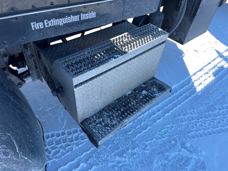 #1459-•-2008-peterbilt-pb335-hook-truck-(has-mn-title)-image-10