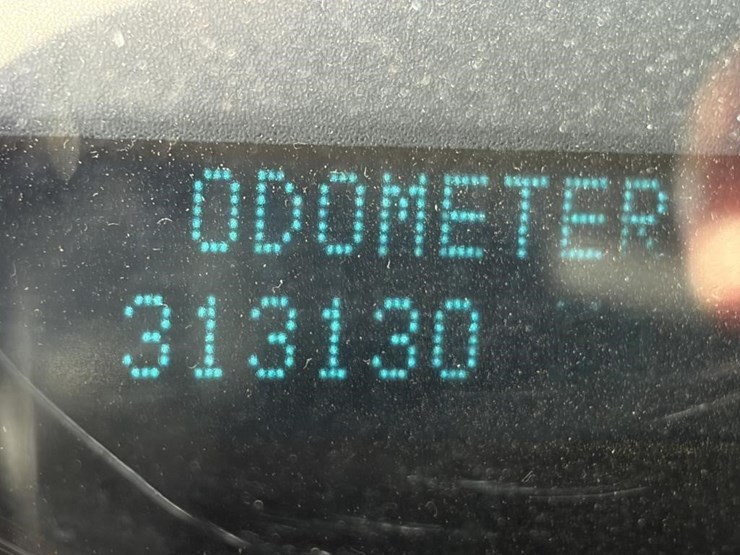 2010-chevrolet-2500-image-12