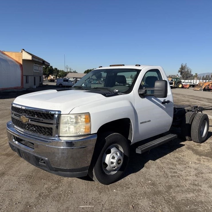 2011 CHEVROLET 3500