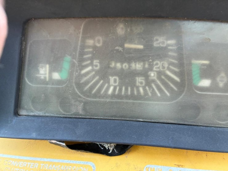 new-holland-345d-image-25