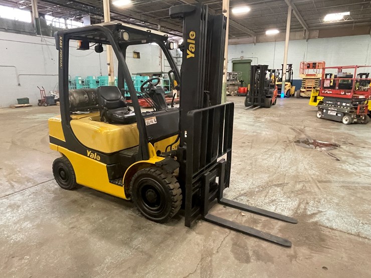 #176-•-2011-yale-propane-forklift-image-3