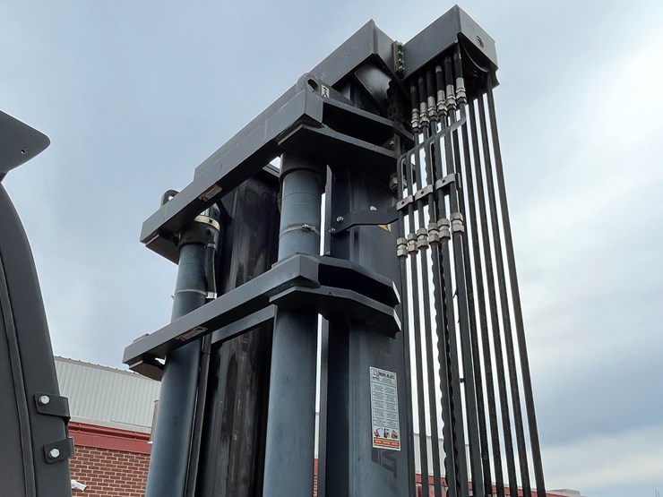 2018-caterpillar-dp135-image-35