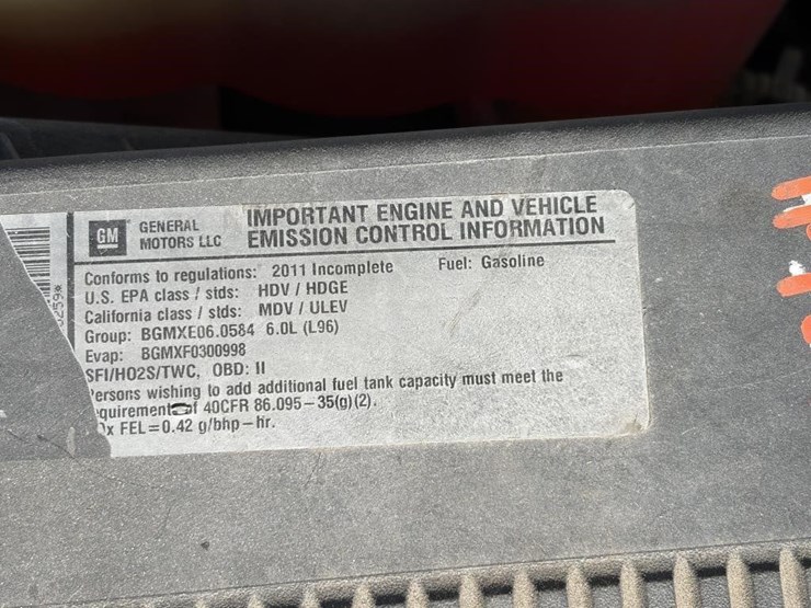 2011-chevrolet-3500-image-9