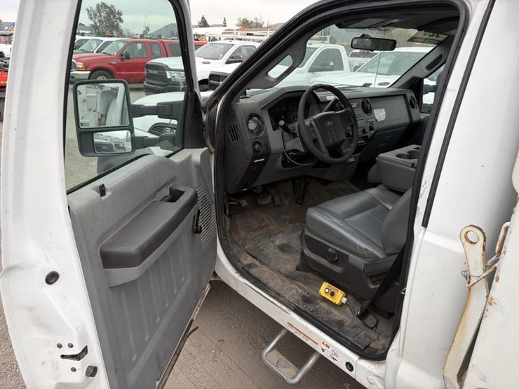 2011-ford-f450-image-11