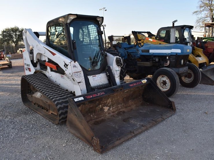 2019-bobcat-t740-image-2