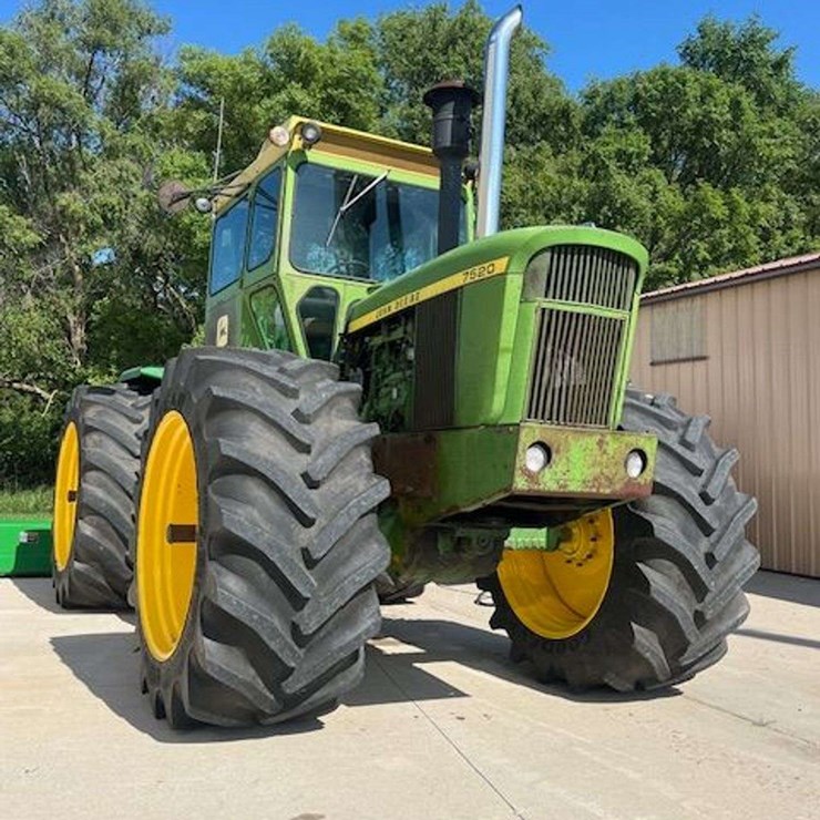 1974 JOHN DEERE 7520
