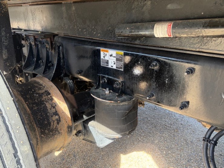 2024-kenworth-t880-image-16