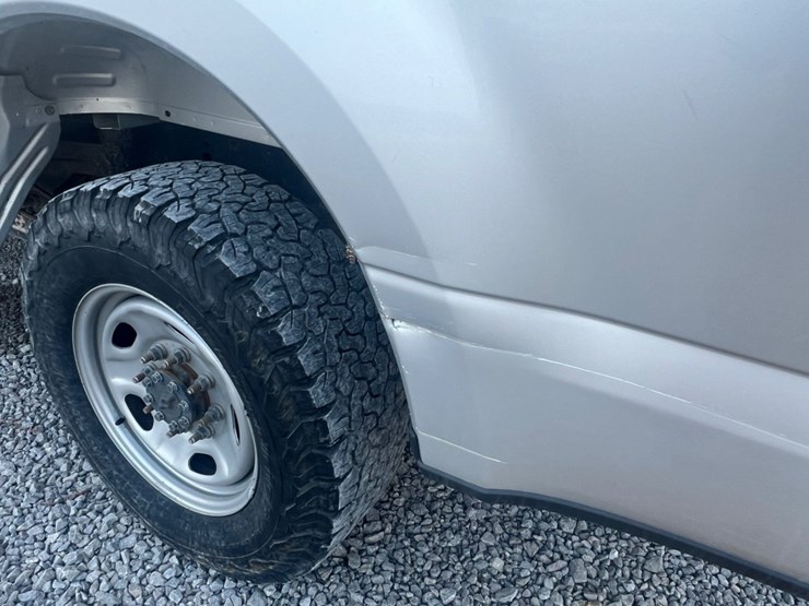 2017-ford-f250-xl-image-8