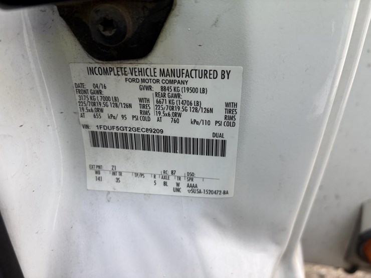 2016-ford-f550-image-18