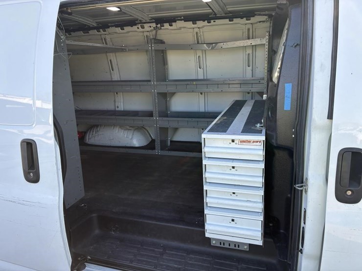 2018-chevrolet-2500-image-12