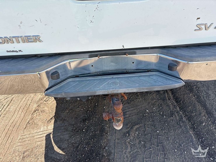 2015-nissan-frontier-image-13