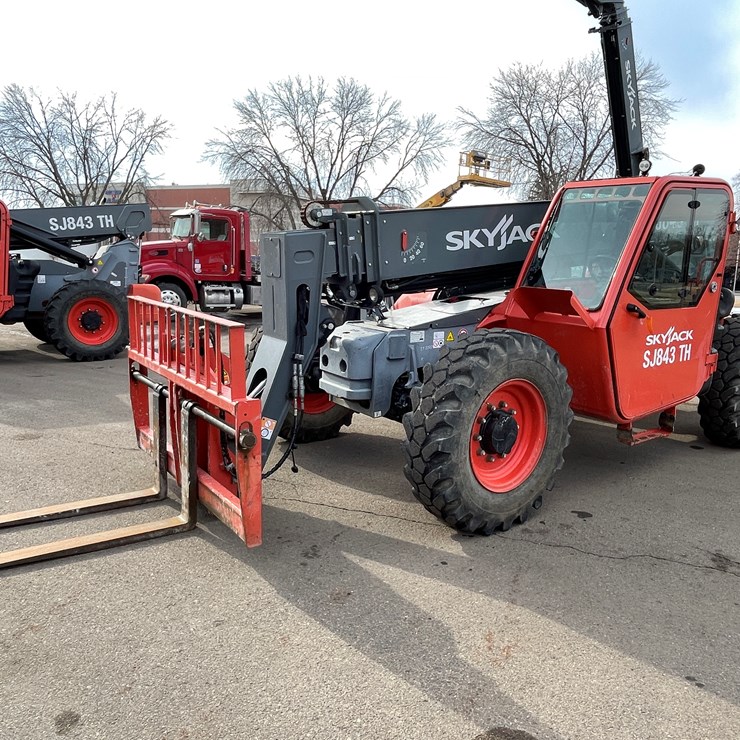 #130 • 2018 Skyjack SJ843 Telehandler