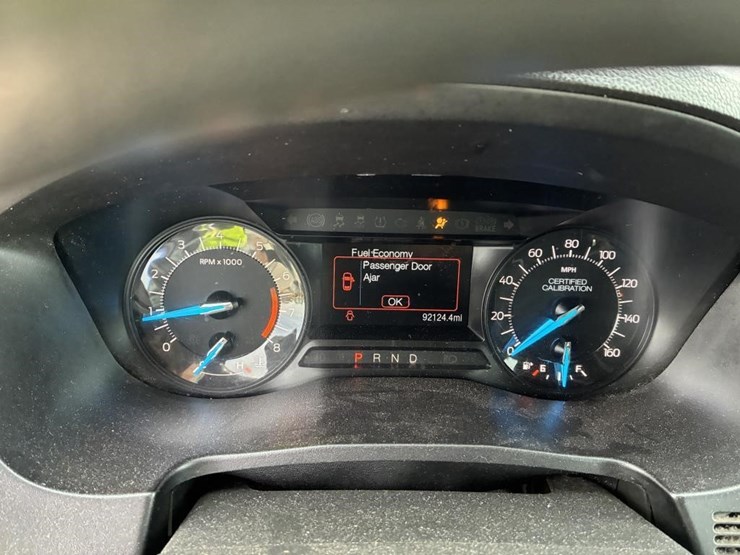 2018-ford-explorer-image-16