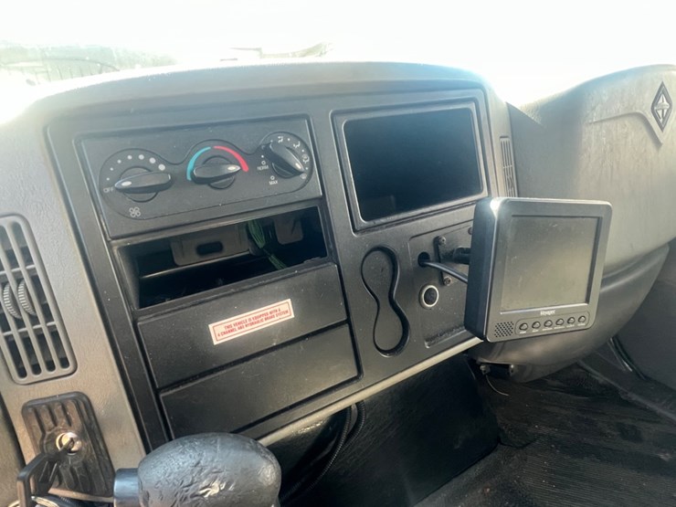 #30907-•-2008-international-durastar-4300m7-24'-single-axle-image-19