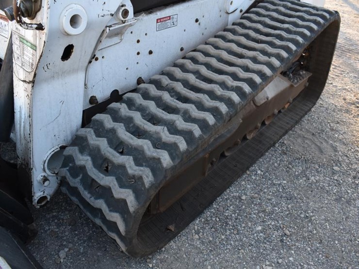 2019-bobcat-t740-image-10