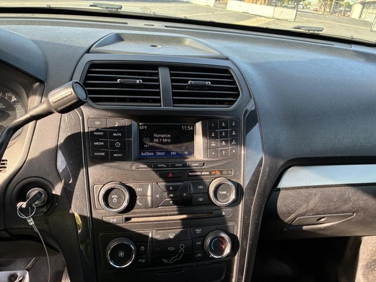 2018-ford-explorer-image-14