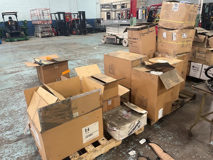 #7651-•-misc.-speakers,-electronic-parts-and-tripp-lite-battery-clips-image-3