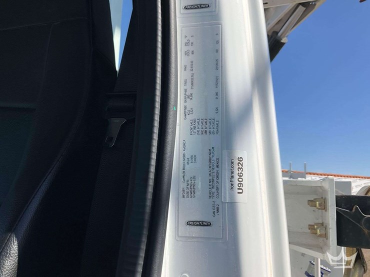 2024-freightliner-m2-106-image-7