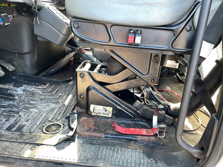 #1016-•-2007-international-plow-truck-(has-mn-title)-image-60