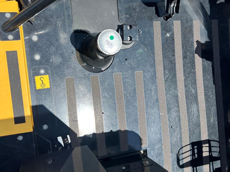 2023-new-holland-cr10.90-image-89