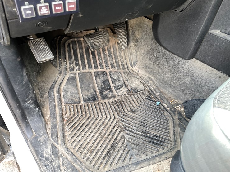 2017-dodge-ram-5500-image-68