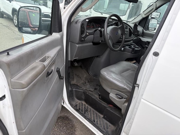2006-ford-e350-sd-image-12