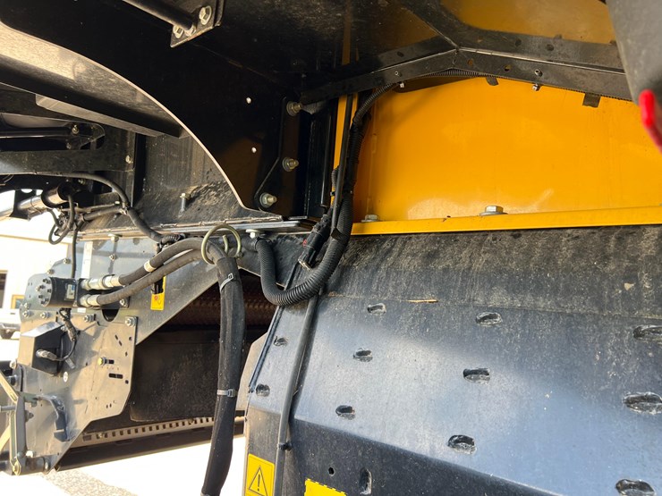 2023-new-holland-cr10.90-image-49