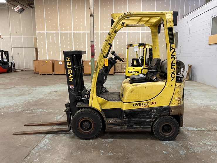 #173-•-2018-hyster-fortis-30-propane-forklift-image-9