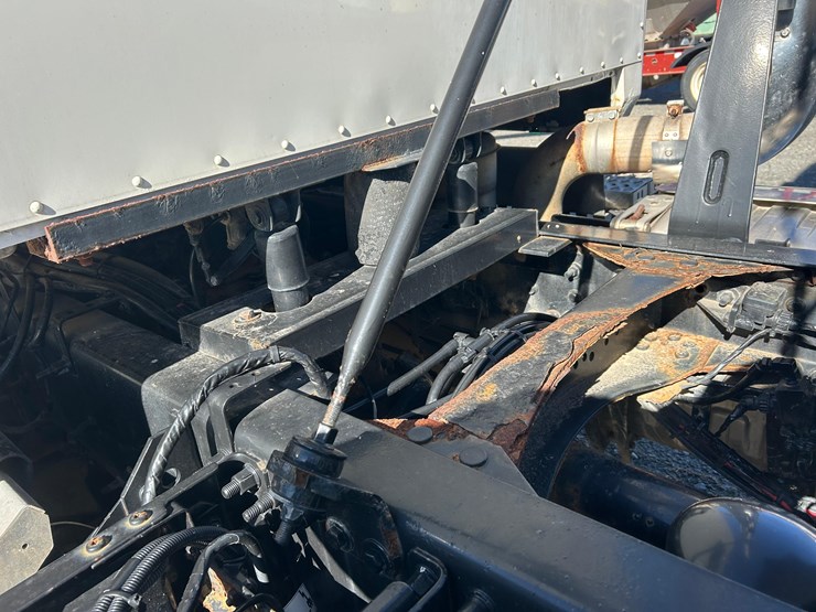 2012-mack-tender-truck-w/adams-rear-discharge-bed-auger-image-54