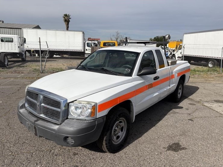 2007-dodge-dakota-image-1