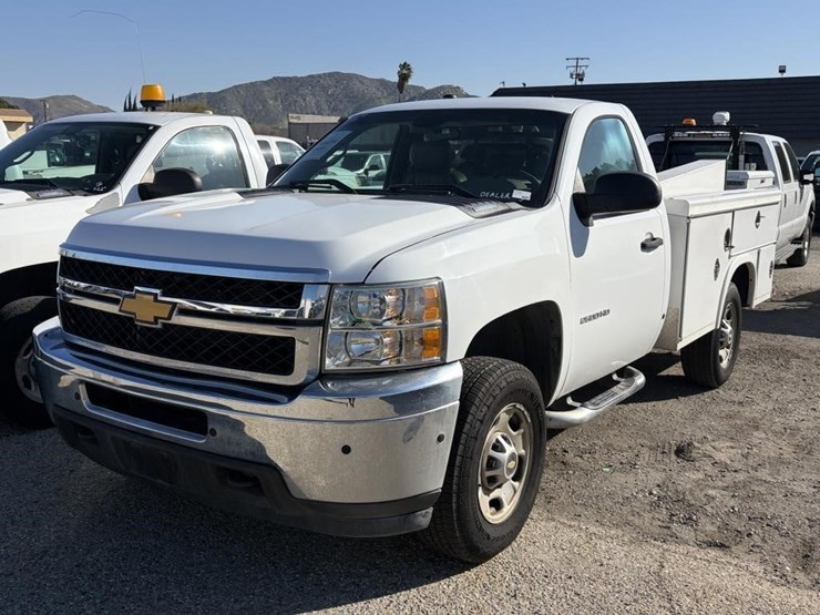 2012-chevrolet-2500-image-1