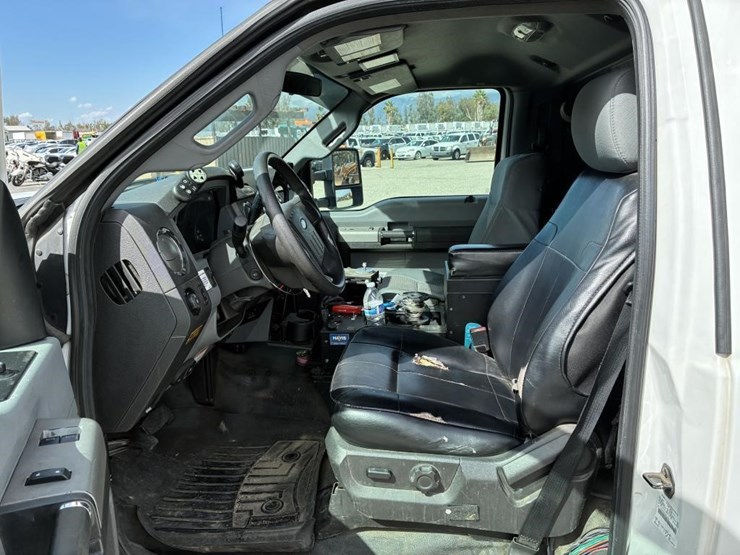 2016-ford-f550-image-10