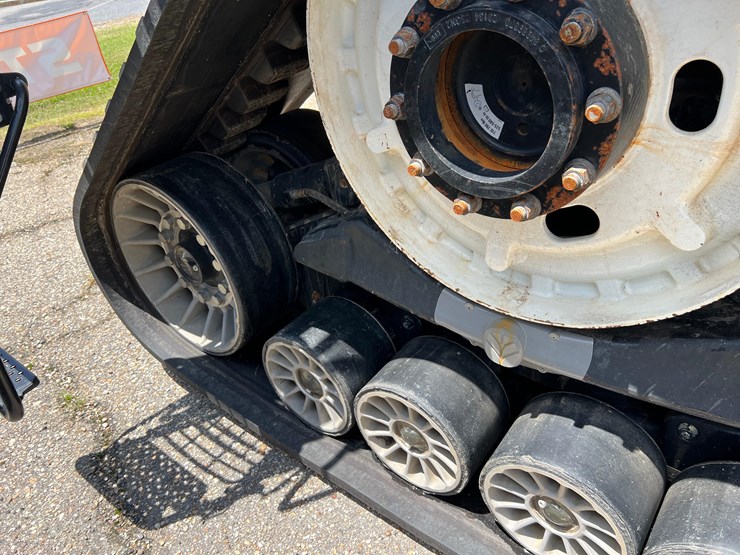 2023-new-holland-cr10.90-image-13