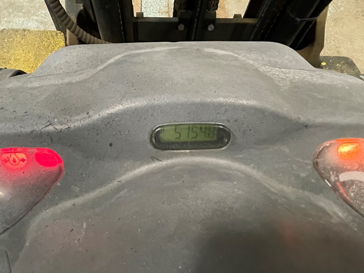 #168-•-2015-komatsu-25-propane-forklift-image-32