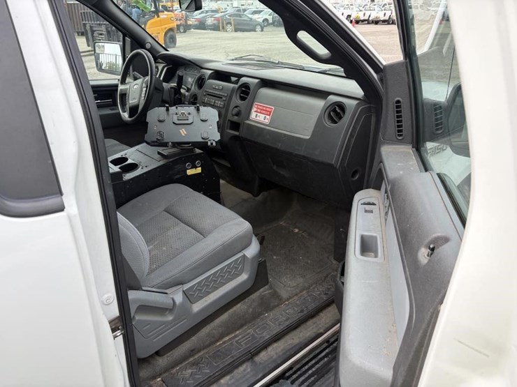 2014-ford-f150-xl-image-9