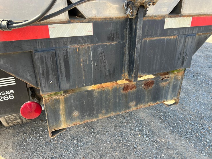 2006-freightliner-auger-truck-image-42