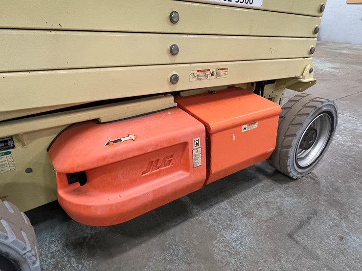 2012-jlg-4069le-image-19