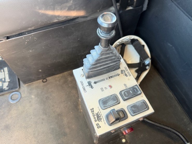 2024-kenworth-t880-image-49