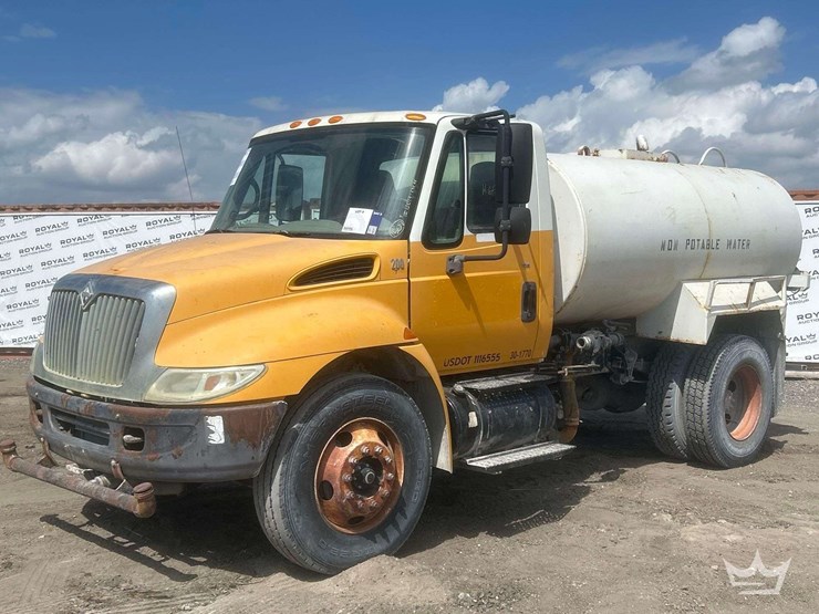 2006-international-durastar-4200-image-1