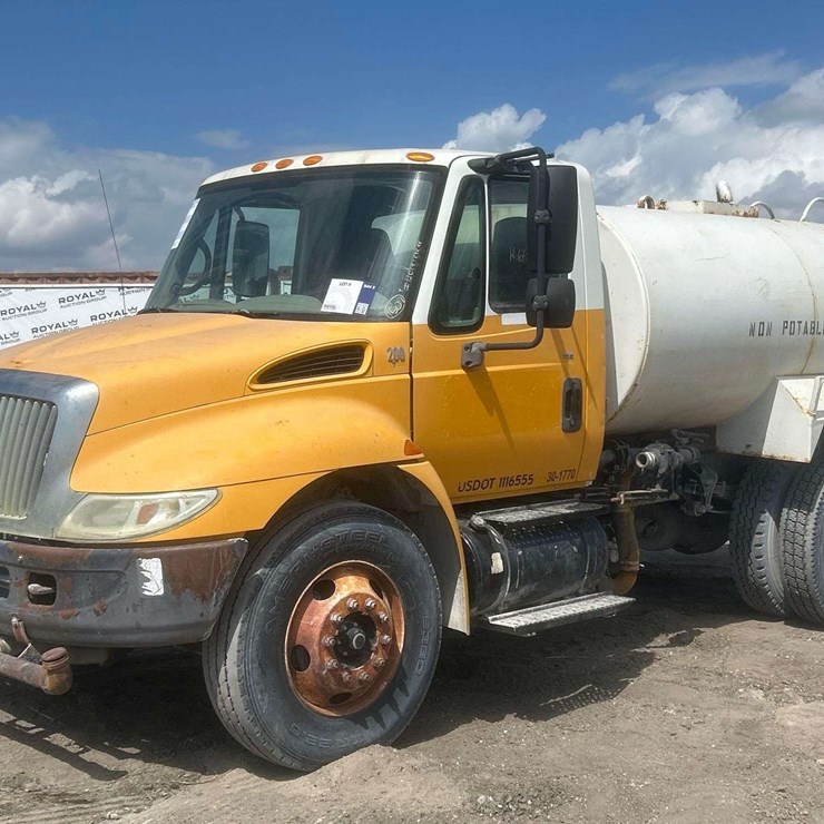 2006 INTERNATIONAL DURASTAR 4200