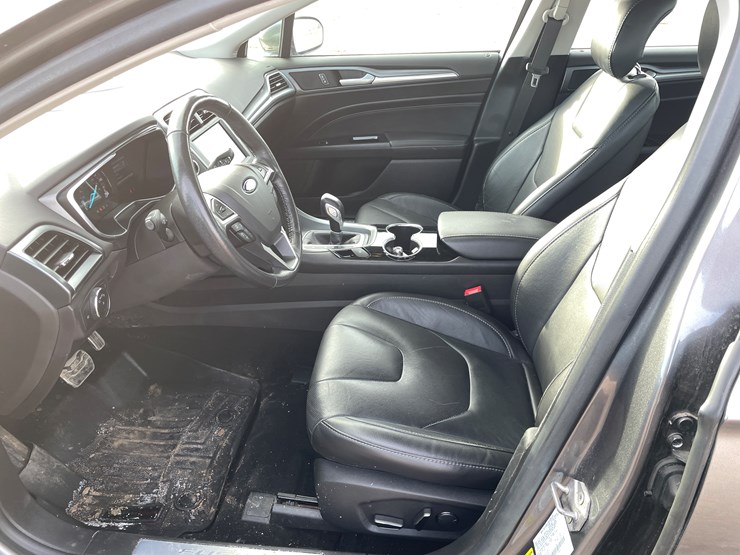 #1522-•-2014-ford-fusion-(has-mn-title)-image-21