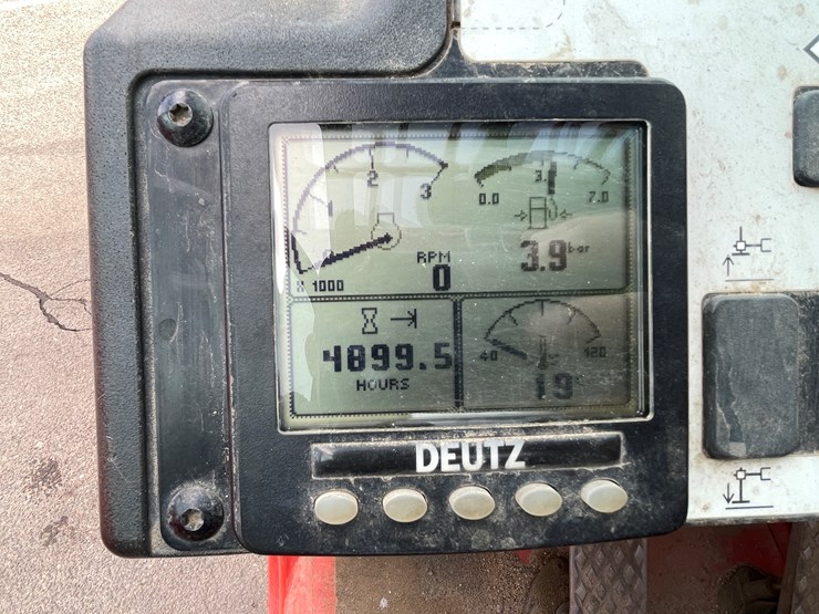 #129-•-2018-skyjack-sj843-telehandler-image-46