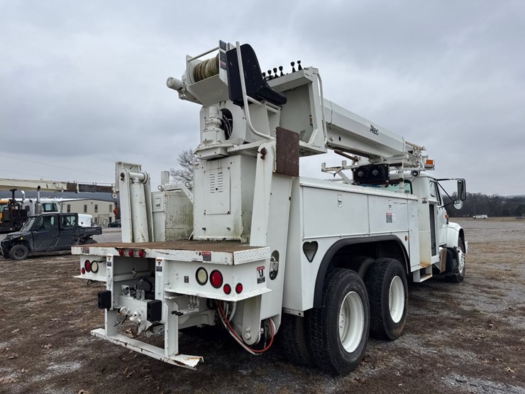 2000-international-4900-image-3