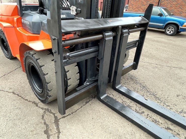 toyota-7fdu70-image-33