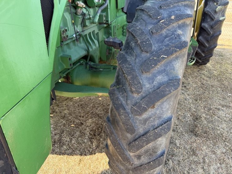 john-deere-8320r-image-5