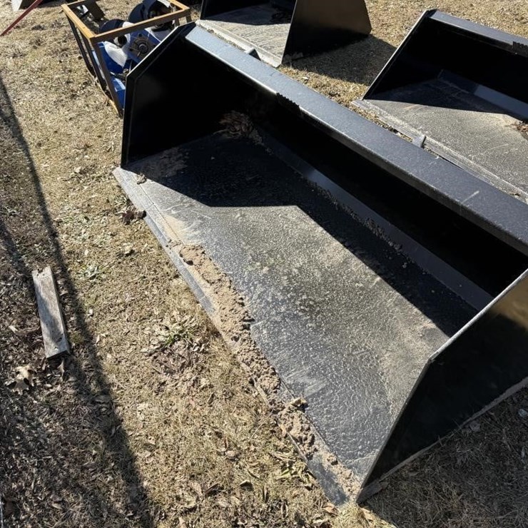 New Swict 96" Universal Attach Bucket